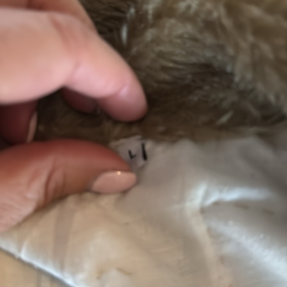 Quilted Jacket with Faux Fur Collar - Picture 8 of 8